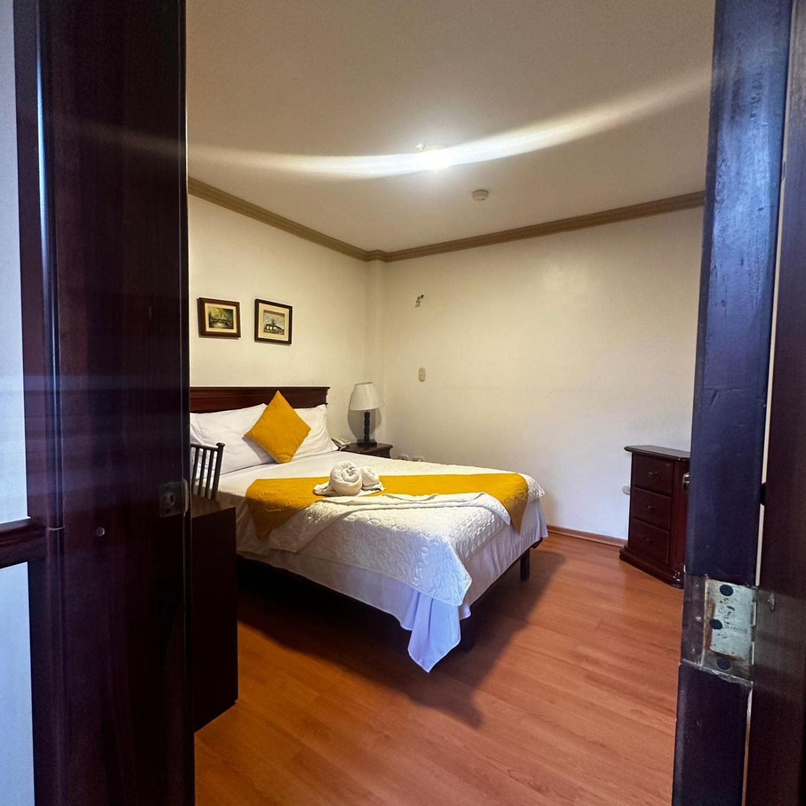 Hotel Coronel Cuenca Exterior foto